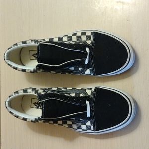 Black and white Vans low top size 11